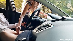 Public Dick Flash! a Naive Teenage Caught me Jerking off in the Car in a Public Park and help me Out.